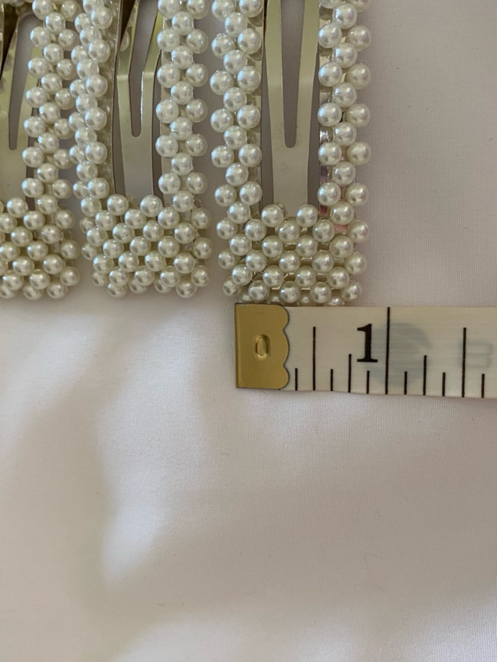 1-Pearl Beaded Oversized Hair Clips - Picture 4 of 4